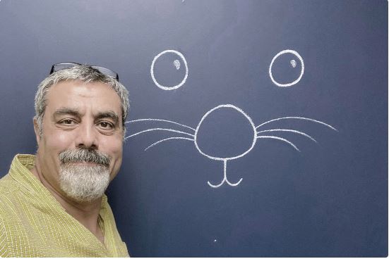 Ilhan Kucukaydin Office wall with a cat drawned